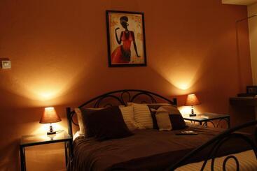 هتل Casa Mia Lodge & Restaurant