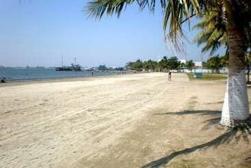 هتل Costa Azul County Beach