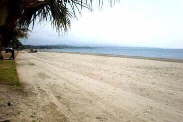 هتل Costa Azul County Beach