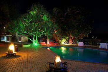 هتل Destiny Lodge White River