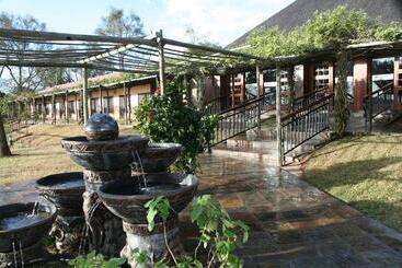 هتل Destiny Lodge White River