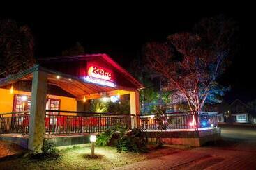 هتل Destiny Lodge White River