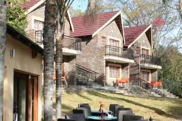 هتل Destiny Lodge White River