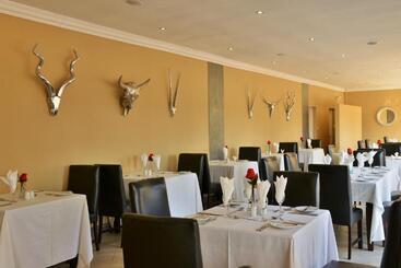 هتل Destiny Lodge White River