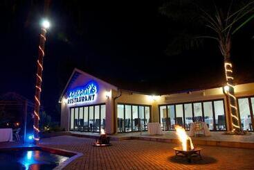 هتل Destiny Lodge White River