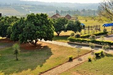 هتل Destiny Lodge White River