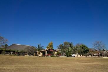 هتل Destiny Lodge White River