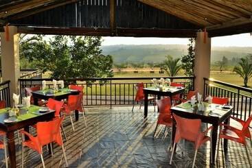 هتل Destiny Lodge White River