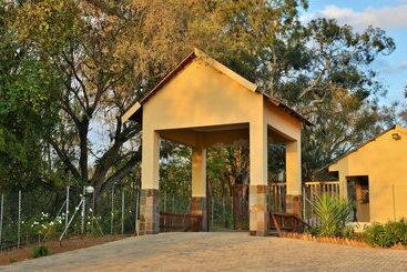 هتل Destiny Lodge White River