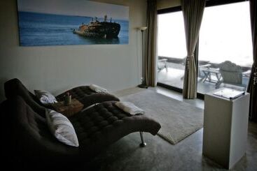 هتل Pelican Point Lodge