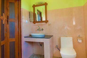 هتل Sapana Village Lodge