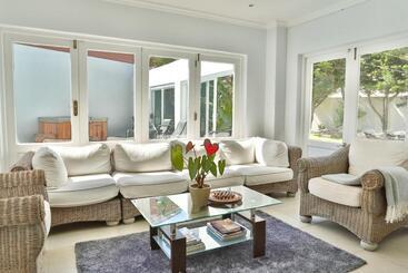 پانسیون Abington Manor Fish Hoek Guesthouse