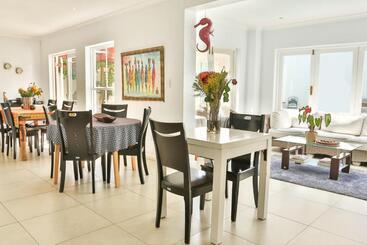 پانسیون Abington Manor Fish Hoek Guesthouse