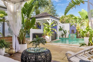 پانسیون Azur Byron Bay