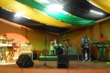 استراحتگاه Donway, A Jamaican Style Village