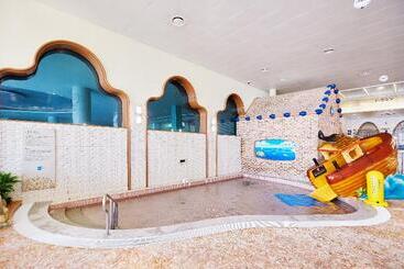 استراحتگاه Sol Beach Yangyang