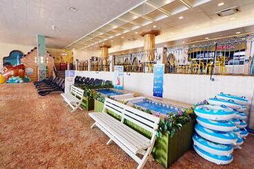 استراحتگاه Sol Beach Yangyang