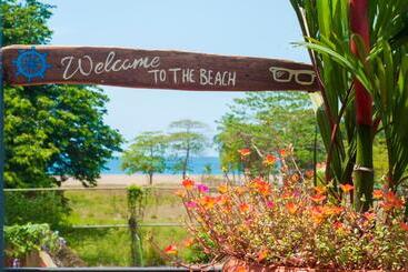 هاستل La Hacienda Rooms & Food