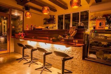 تختخواب و صبحانه Fanzhalan Guest House