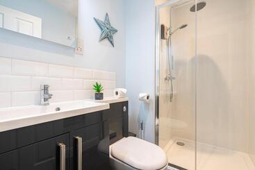 تختخواب و صبحانه Ocean Stays Hotel, Plymouth