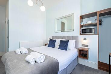 تختخواب و صبحانه Ocean Stays Hotel, Plymouth