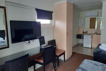 Flying Spur Motel