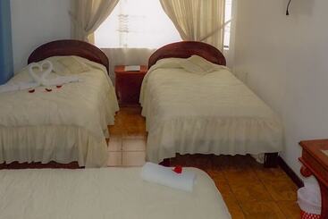 مسافرخانه Master's Suite