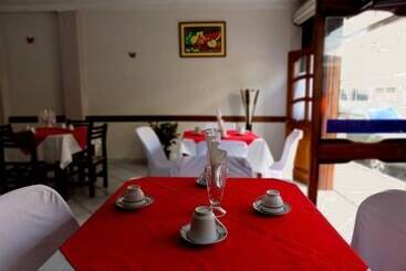 مسافرخانه Master's Suite