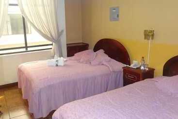 مسافرخانه Master's Suite