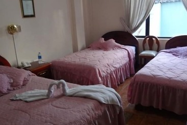مسافرخانه Master's Suite