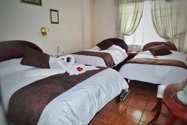 مسافرخانه Master's Suite