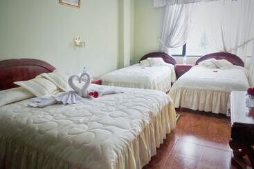 مسافرخانه Master's Suite