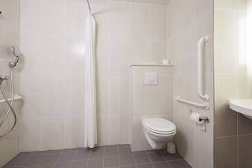B&b Hotel Niort Marais Poitevin Est