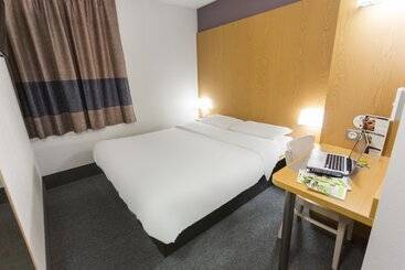 B&b Hotel Niort Marais Poitevin Est