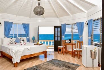 هتل Beyond Sunset Resort & Villas
