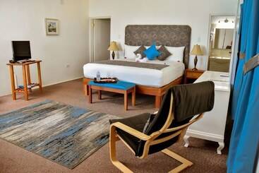 هتل Beyond Sunset Resort & Villas