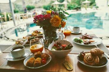 Caesars Gardens Hotel & Spa   Adults Only