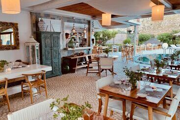 Caesars Gardens Hotel & Spa   Adults Only