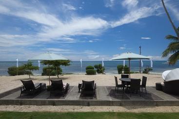 هتل Dive Thru Scuba Resort