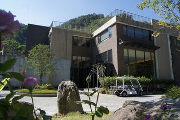 هتل Goya Spring Resort