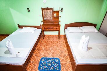 هتل Gracias Inn Boracay