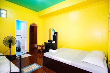 هتل Gracias Inn Boracay