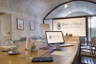 هتل Hôtel De La Villeon