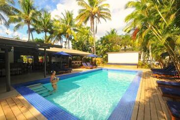 هتل Oasis Palms