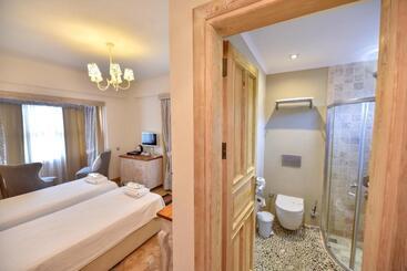 هتل Orino Suites