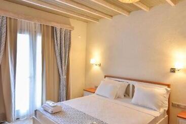 هتل Orino Suites