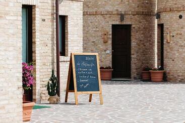 Moretti Village  B&b