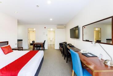 مُتل Fitzherbert Regency Motor Lodge