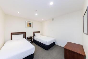 مُتل Fitzherbert Regency Motor Lodge