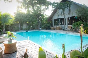 پانسیون Hibiscus Garden Resort